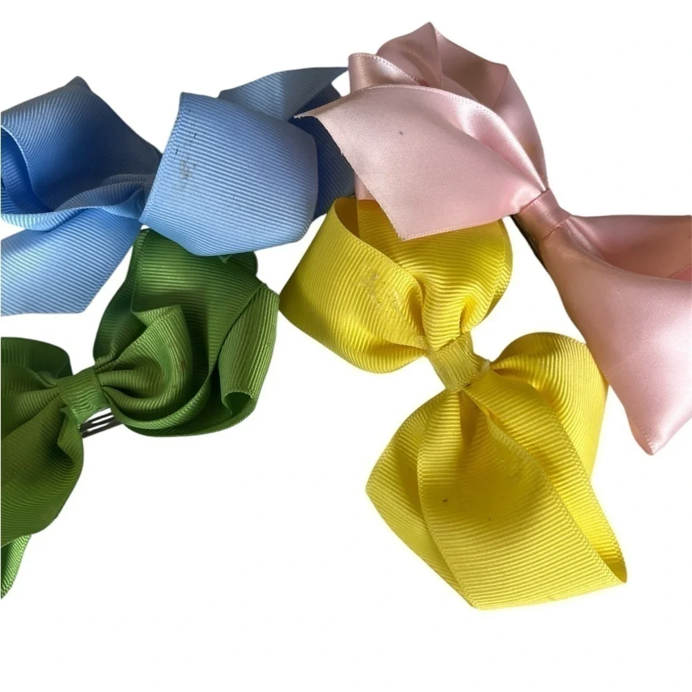Assortment of Hair Bows.